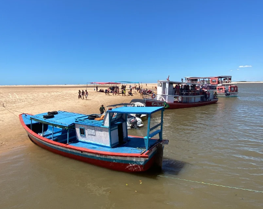 Barcos atracados nos Delta