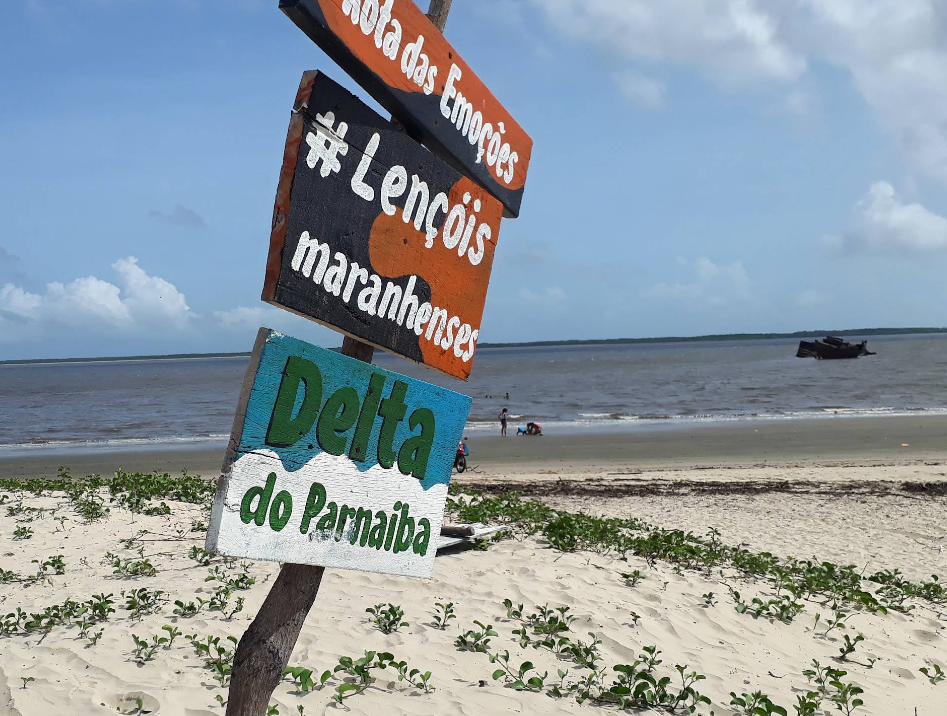 Placa indicando a Rota das Emoções em Tutóia